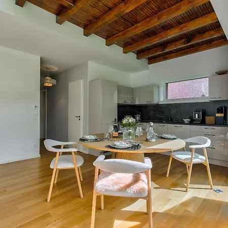 Rehwiese 아파트 *